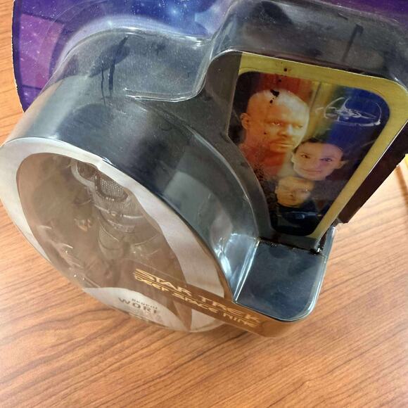 Art Asylum Star Trek Deep Space Nine MOC 2005 Regent Worf AFX Exclusive - Picture 3 of 6